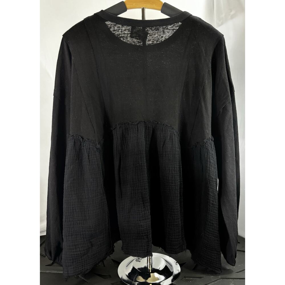 ANDREE BY UNIT Black Long-Sleeve Textured Peplum Top